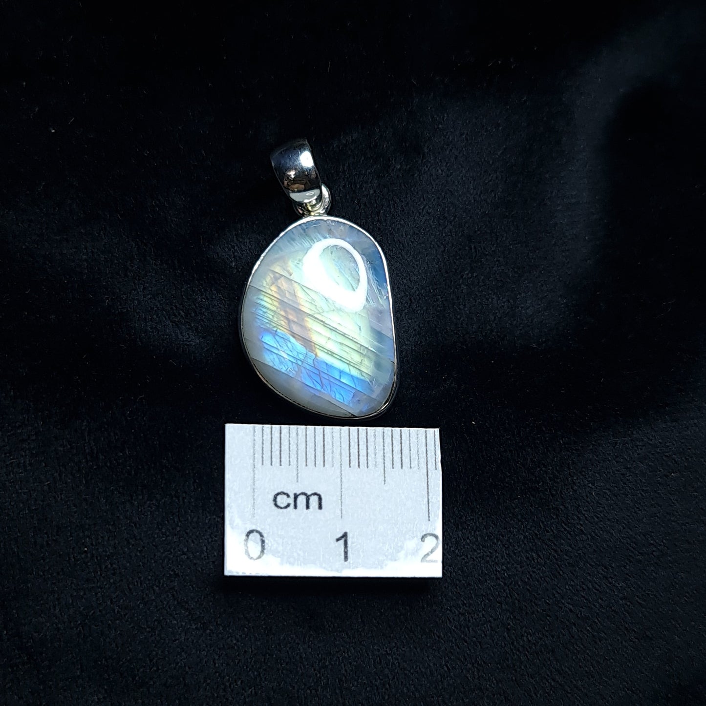 Rainbow Moonstone Pendant 3SSRMP3