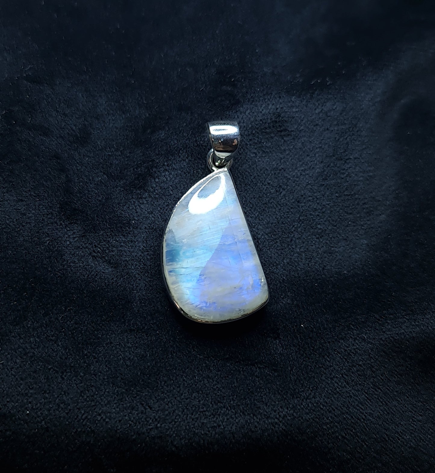 Rainbow Moonstone Pendant 3SSRMP2