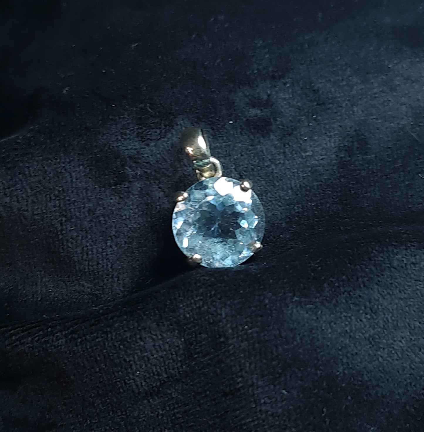 Blue Topaz Pendant 3SSBTP1