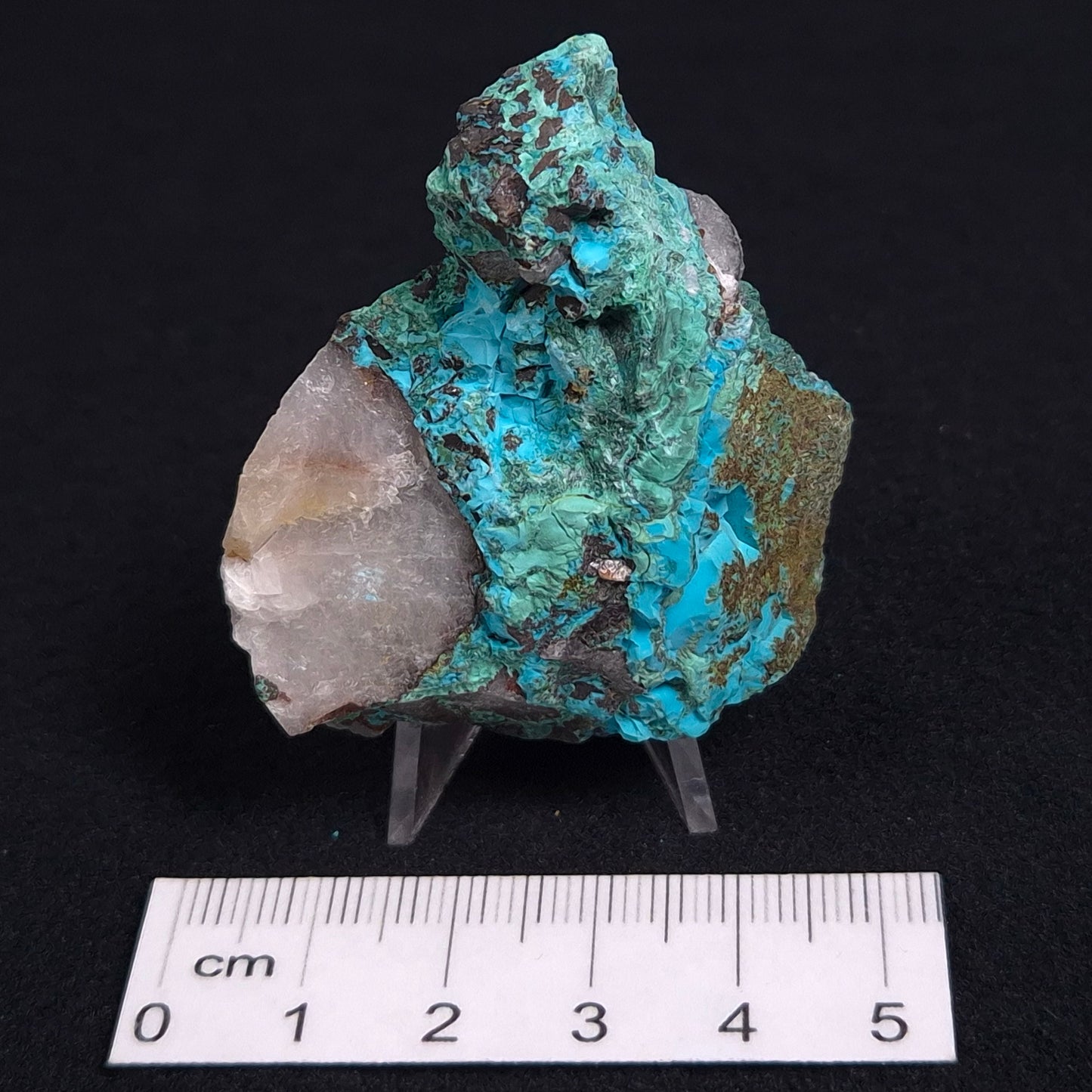 Chrysocolla with Cuprite, Malachite and Quartz Rough from Mt. Isa ZRC007