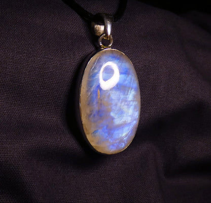 Rainbow Moonstone Pendant 3SSRMP5