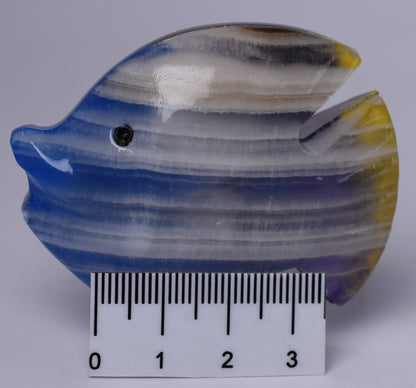 DYED ONYX FISH CARVING P340