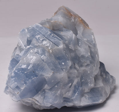 BLUE CALCITE CRYSTAL IN NATURAL FORM R18