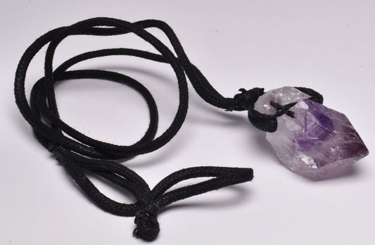 AMETHYST NATURAL POINT PENDANT ON LEATHER LOOK NECKLACE J36