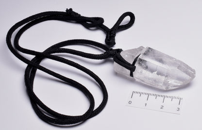 QUARTZ NATURAL POINT PENDANT ON LEATHER LOOK NECKLACE J264