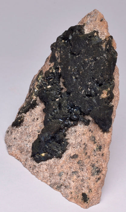 CHALCOCITE with PYRITE on QUARTZITE. Broken Hill NSW M03