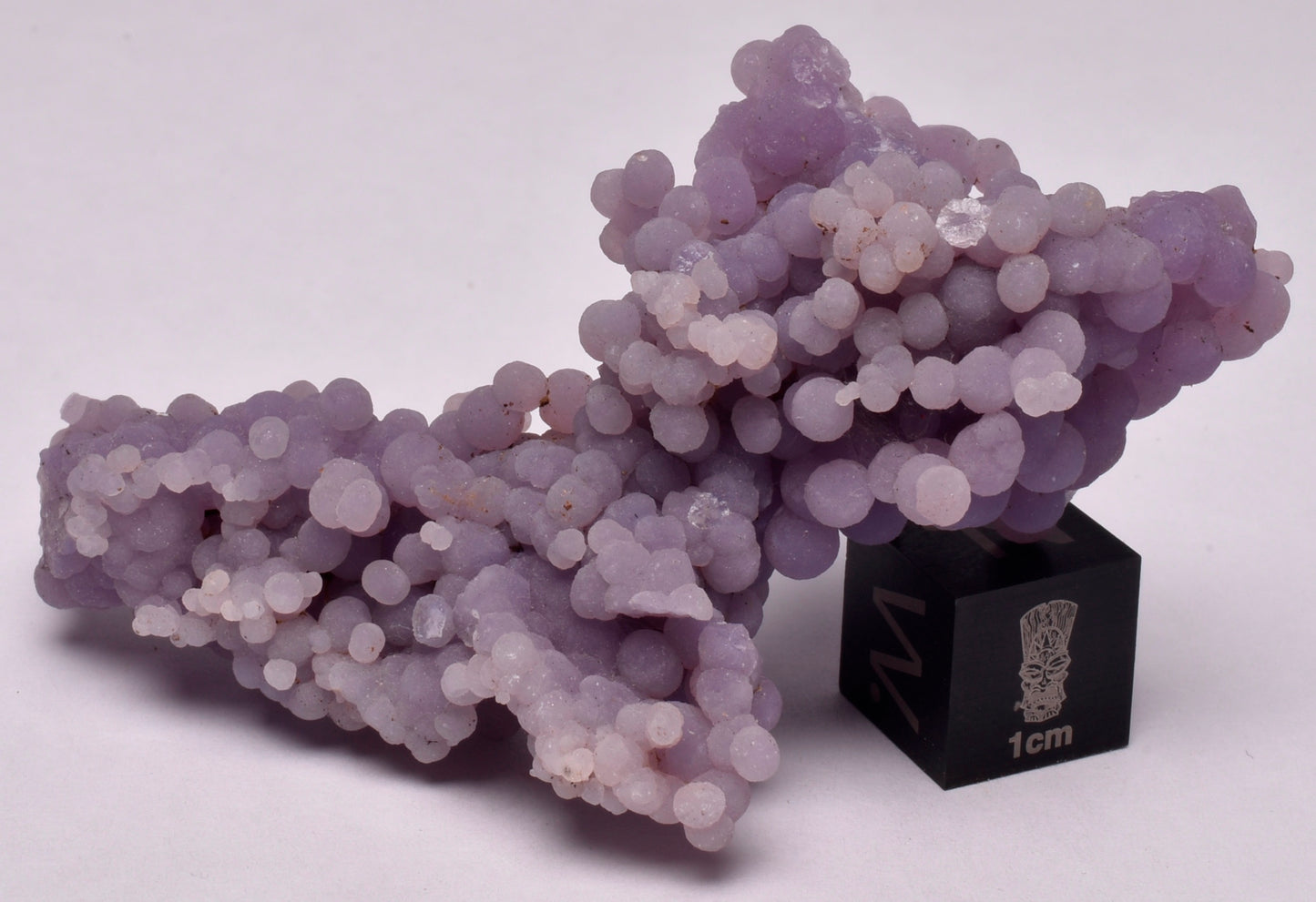 GRAPE AGATE CLUSTER P562