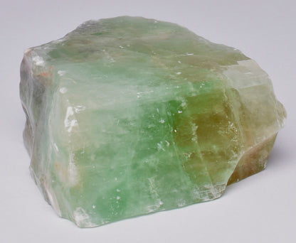 GREEN CALCITE CRYSTAL IN NATURAL FORM P88