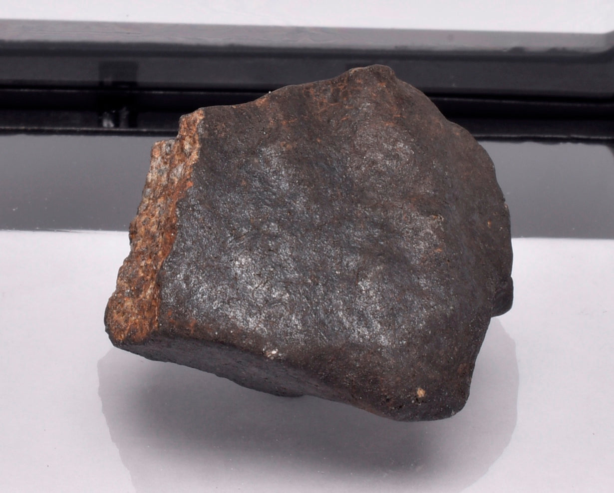 WILUNA METEORITE H5 CHONDRITE, FELL 1967. 35.2 grams, Western Australia MT29