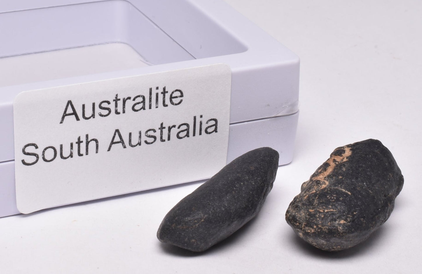 2 x AUSTRALITE, METEORITE FROM SOUTH AUSTRALIA MT83