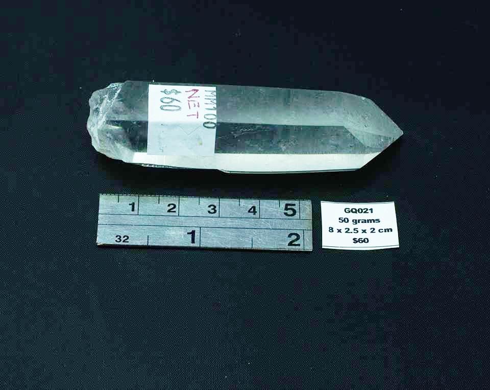 QUARTZ NATURAL CRYSTAL POINT GQ021