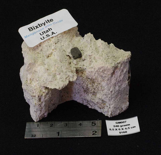 BIXBYITE MINERAL SPECIMEN MANGANESE IRON OXIDE GM007