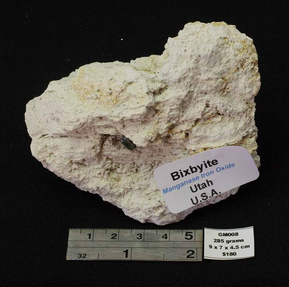 BIXBYITE MINERAL SPECIMEN MANGANESE IRON OXIDE GM008