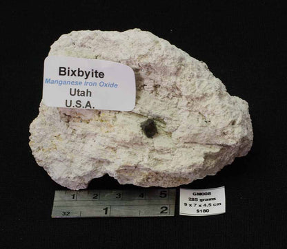 BIXBYITE MINERAL SPECIMEN MANGANESE IRON OXIDE GM008