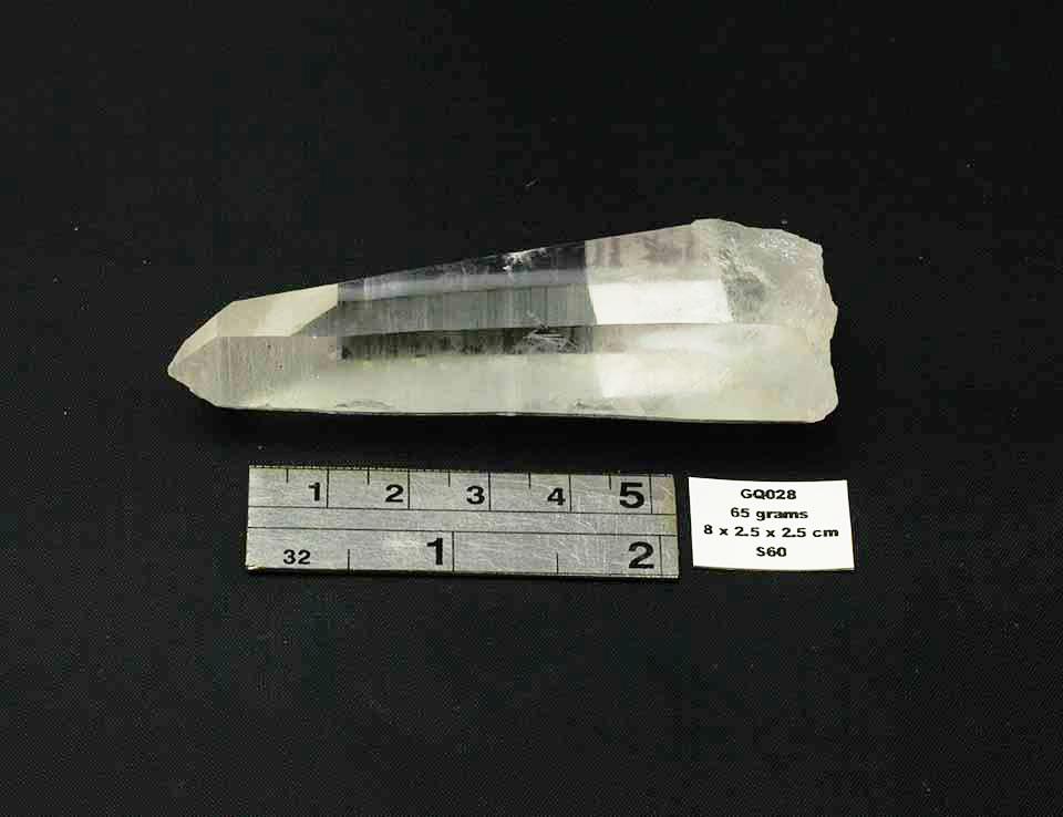 QUARTZ NATURAL CRYSTAL POINT GQ028