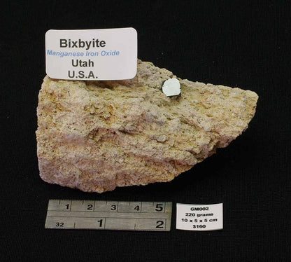 BIXBYITE MINERAL SPECIMEN MANGANESE IRON OXIDE GM002