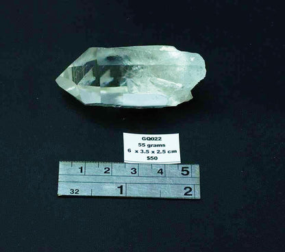 QUARTZ NATURAL CRYSTAL POINT GQ022