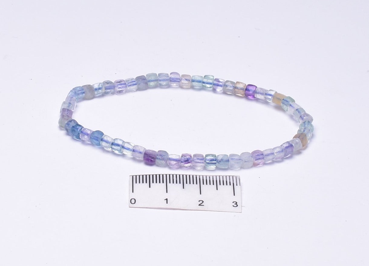 FLUORITE BEADED BRACELET J10