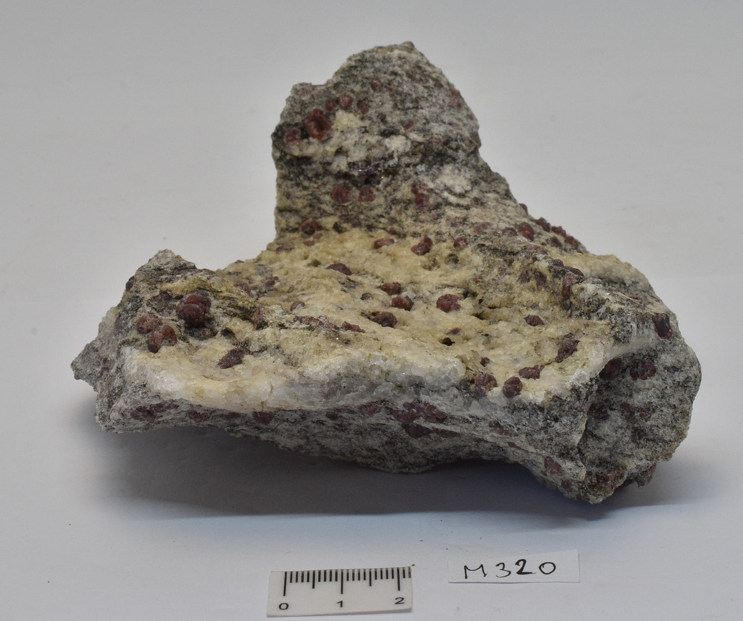 ALMANDINE GARNET, QUARTZ AND BIOTITE, AUSTRALIAN ANTARTIC TERRITORY M320