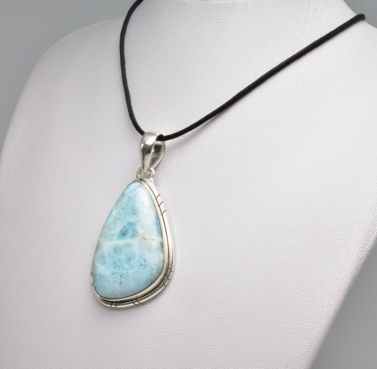 LARIMAR TEAR DROP PENDENT J77