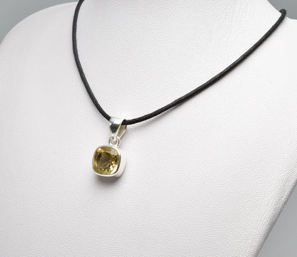 CITRINE CRYSTAL PENDANT J55