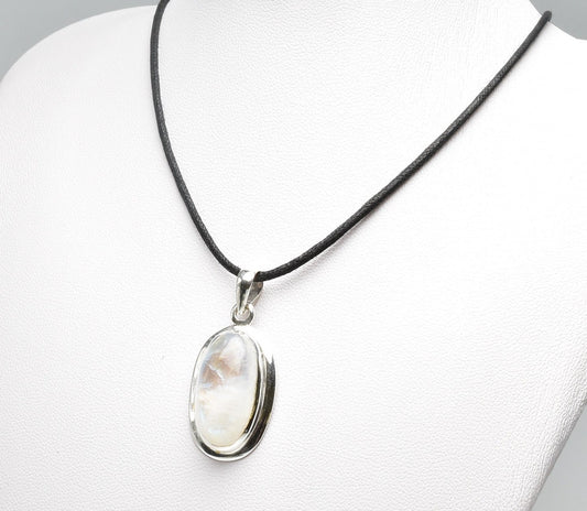 MOONSTONE CRYSTAL PENDANT J50