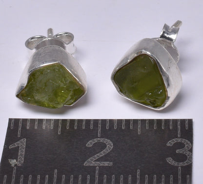 PERIDOT STUD EARINGS J219