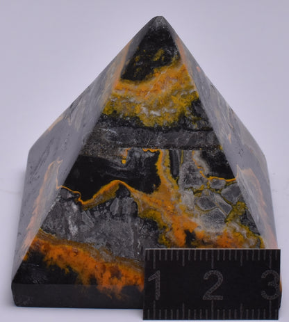 BUMBLEBEE JASPER CRYSTAL PYRAMID 5 CM P754