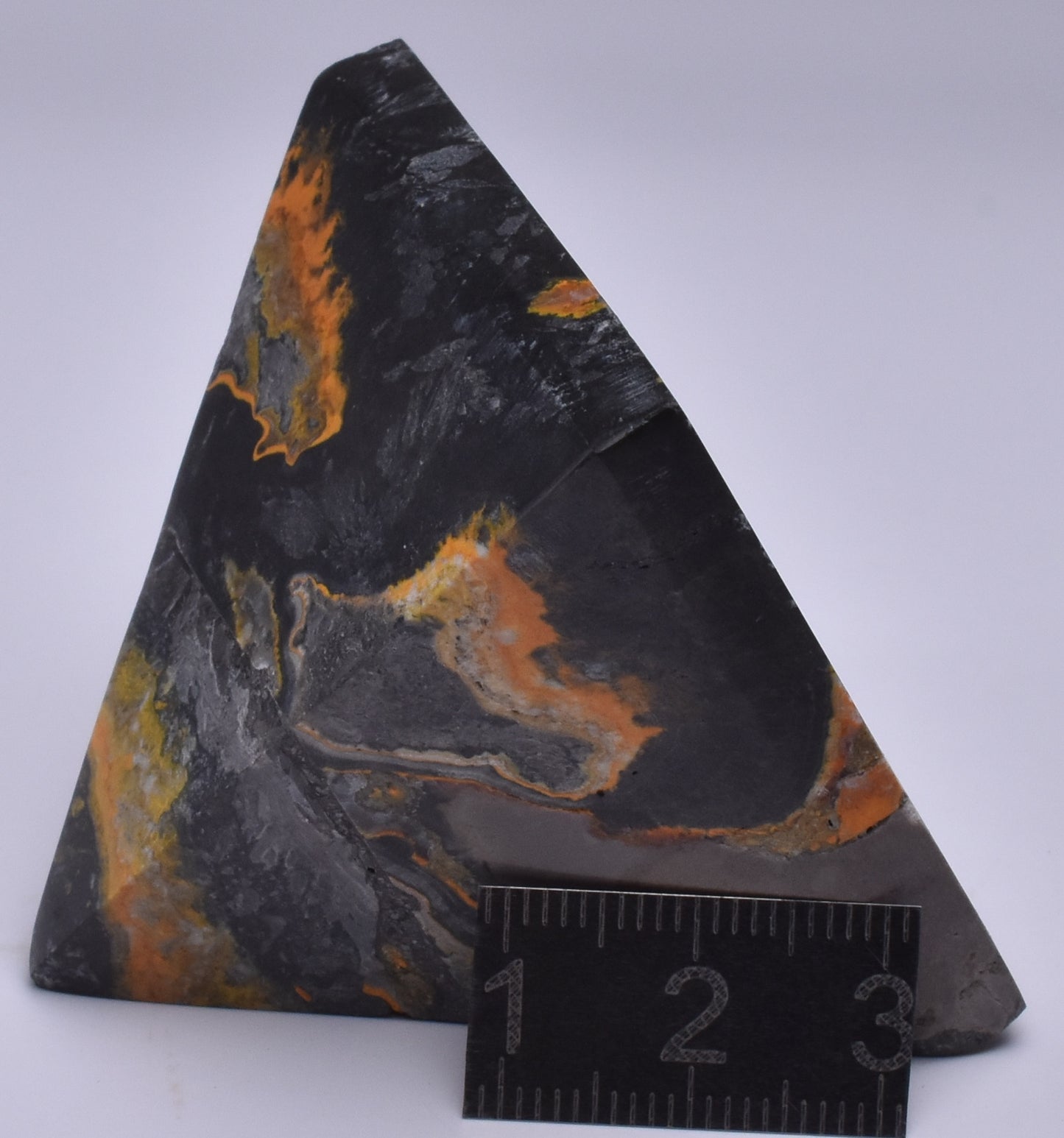 BUMBLEBEE JASPER CRYSTAL PYRAMID 5 CM P754