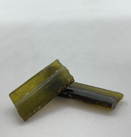 EPIDOTE SHARD T61