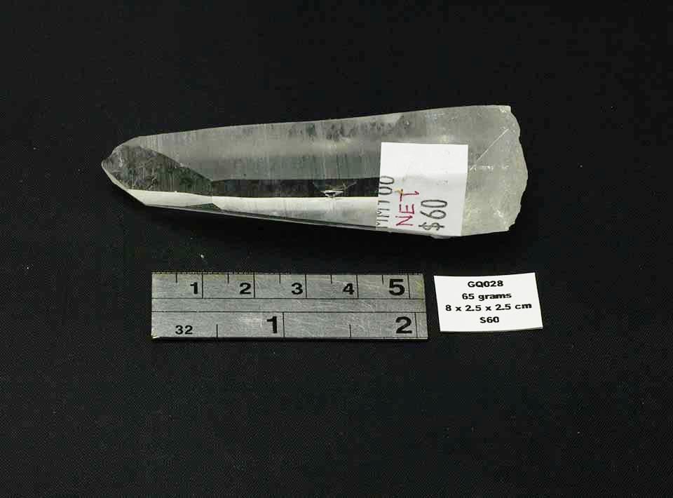 QUARTZ NATURAL CRYSTAL POINT GQ028