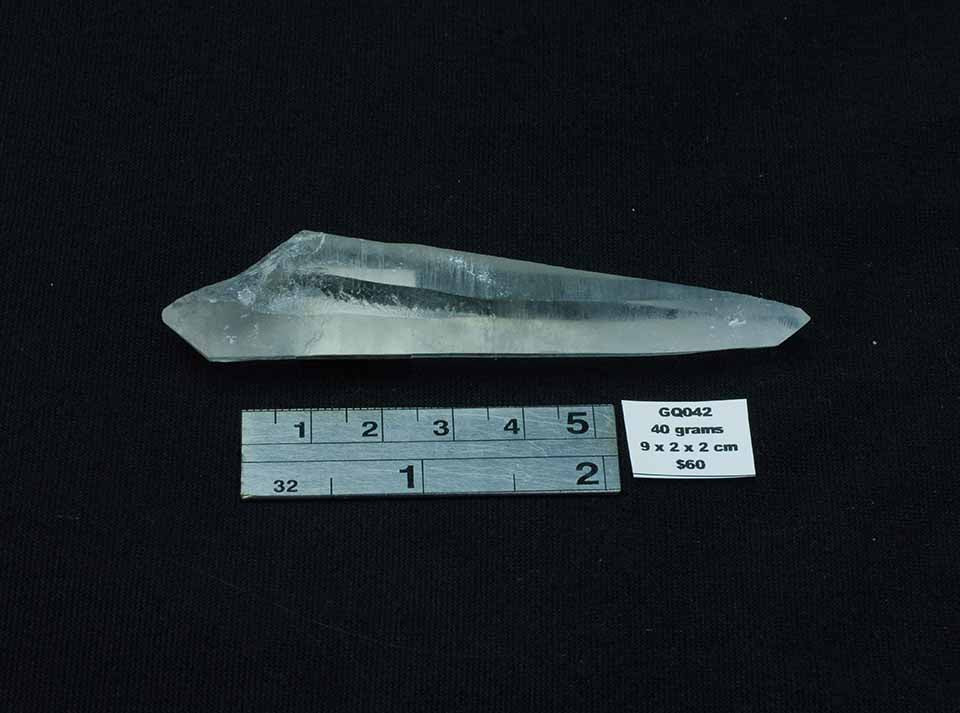 QUARTZ NATURAL CRYSTAL POINT GQ042