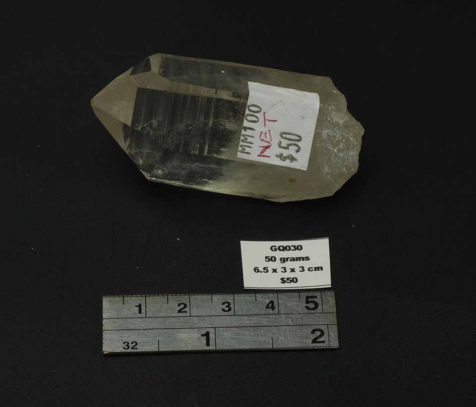 QUARTZ NATURAL CRYSTAL POINT GQ030