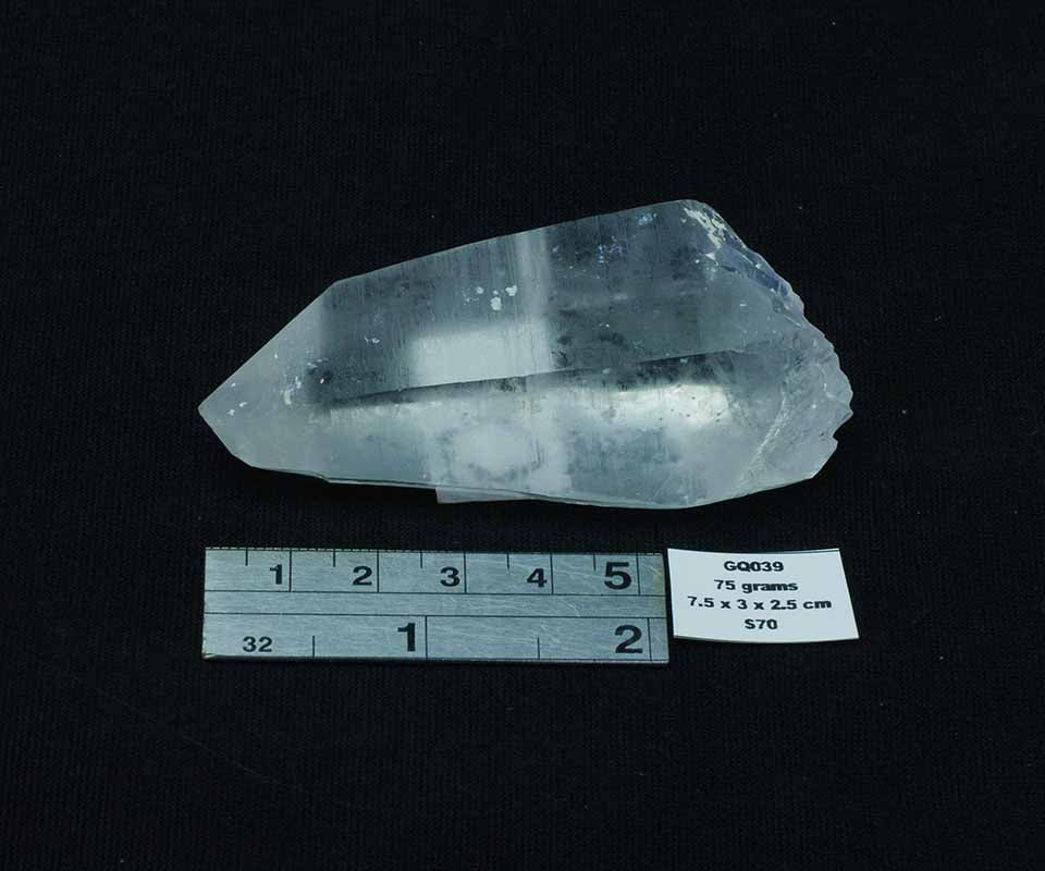 QUARTZ NATURAL CRYSTAL POINT GQ039