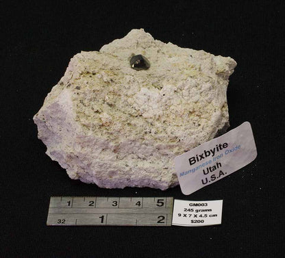 BIXBYITE MINERAL SPECIMEN MANGANESE IRON OXIDE GM003