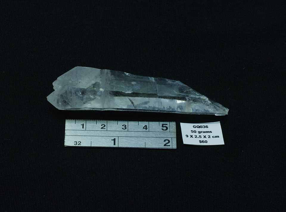 QUARTZ NATURAL CRYSTAL POINT GQ036