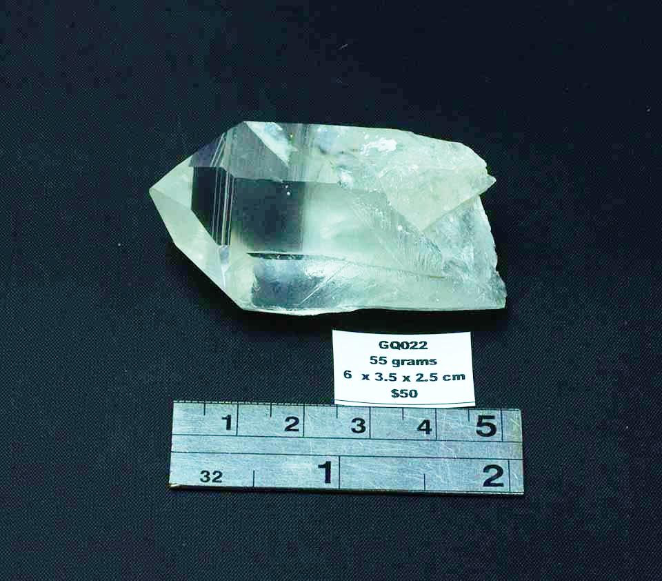 QUARTZ NATURAL CRYSTAL POINT GQ022