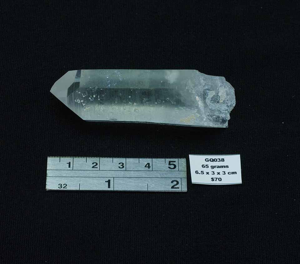 QUARTZ NATURAL CRYSTAL POINT GQ038