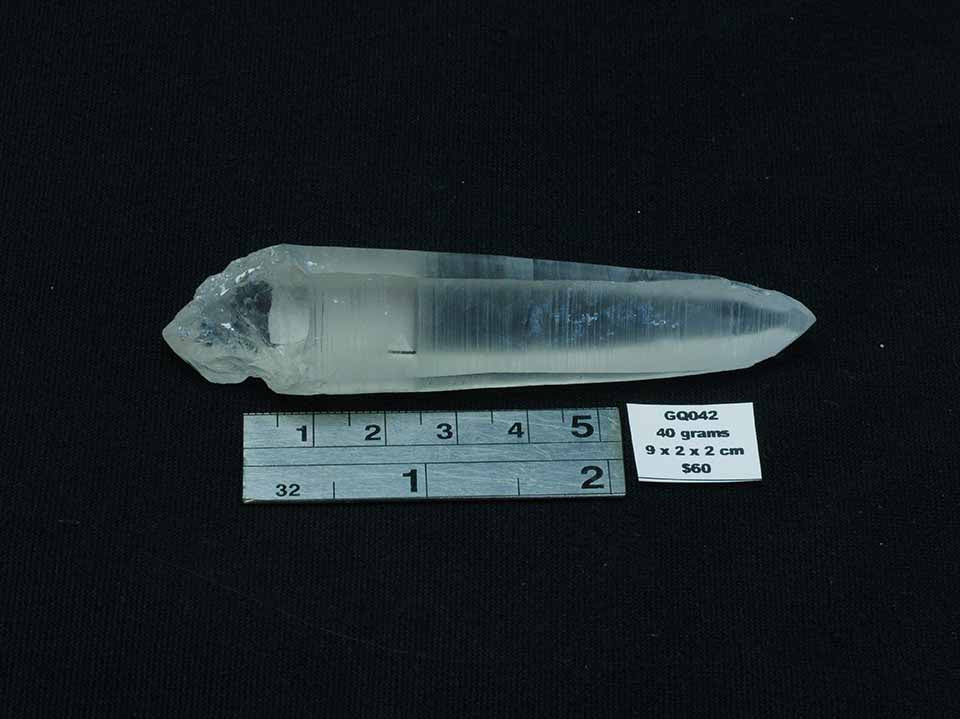 QUARTZ NATURAL CRYSTAL POINT GQ042