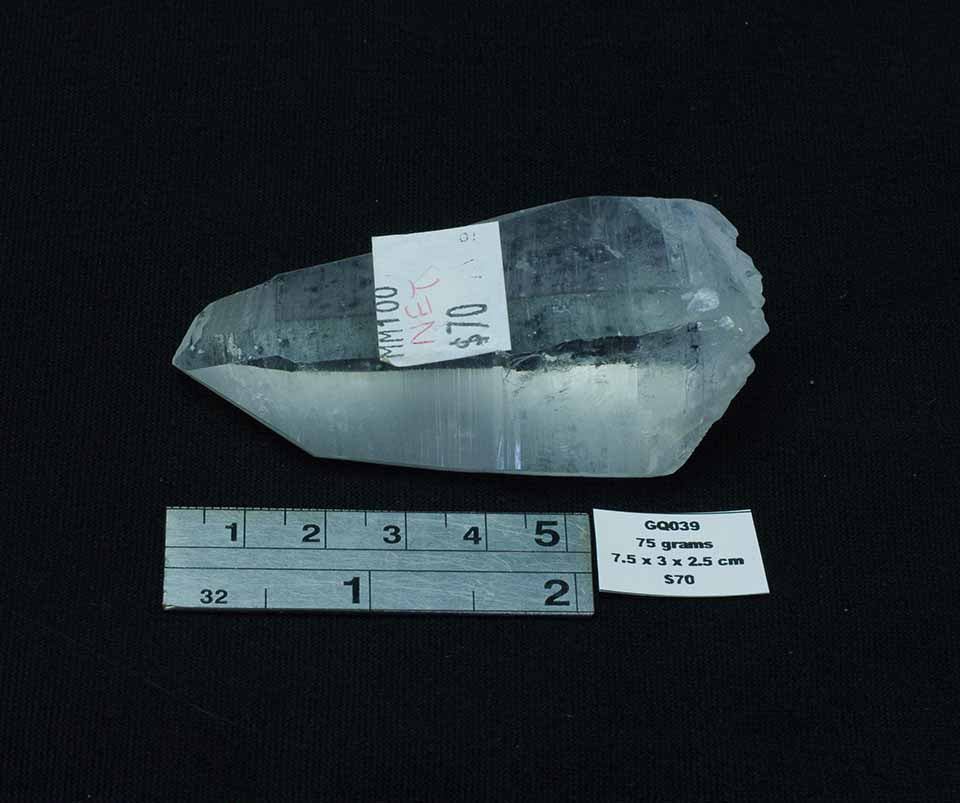 QUARTZ NATURAL CRYSTAL POINT GQ039