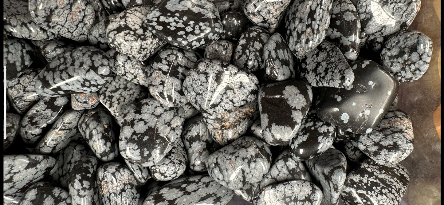 1 x SNOWFLAKE OBSIDIAN CRYSTAL TUMBLE T3